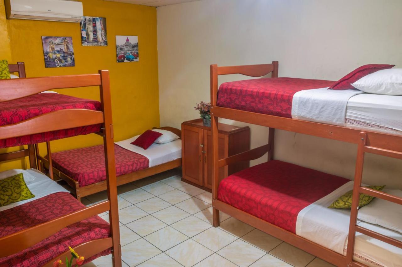 Flying Dog Hostel Iquitos Luaran gambar