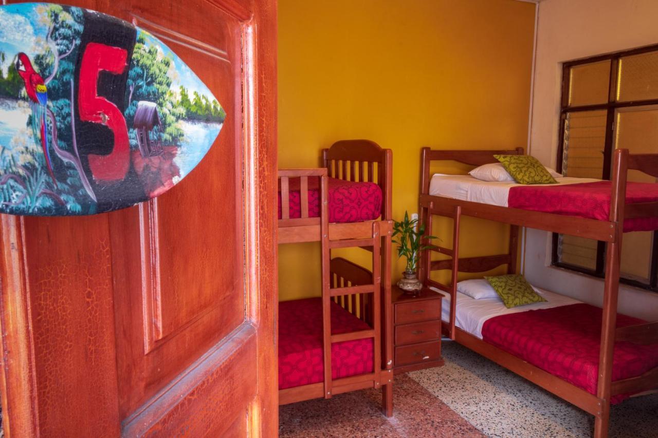 Flying Dog Hostel Iquitos Luaran gambar